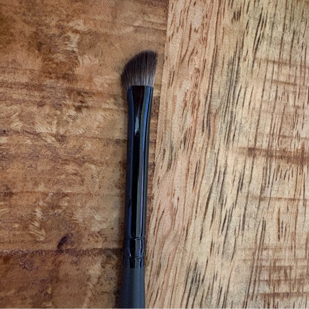 Details By Tati EX-6 Lifted Shadow Brush First Edition NWOT - Picture 3 of 7